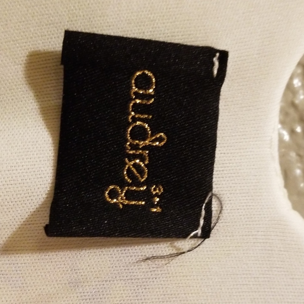 Dress - Picture 4 of 4